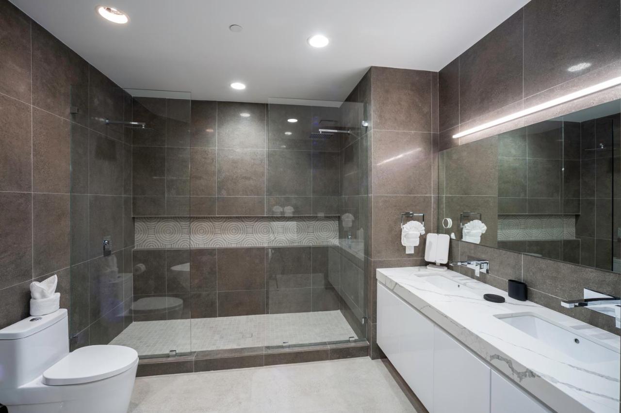 Rum Point Club Residences Driftwood Village Ngoại thất bức ảnh