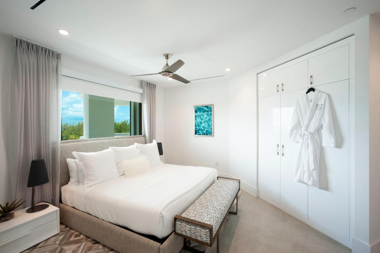 Rum Point Club Residences Driftwood Village Ngoại thất bức ảnh